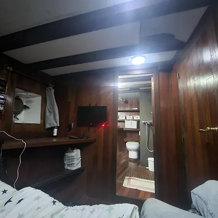 Hotel en barco Bateau Pirate *