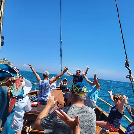 Bateau Pirate Hotel en barco *