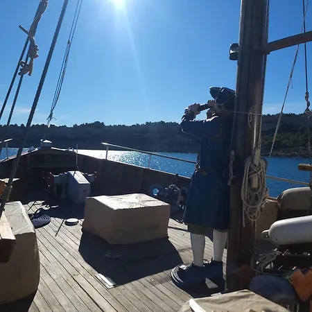 Bateau Pirate Ботель *